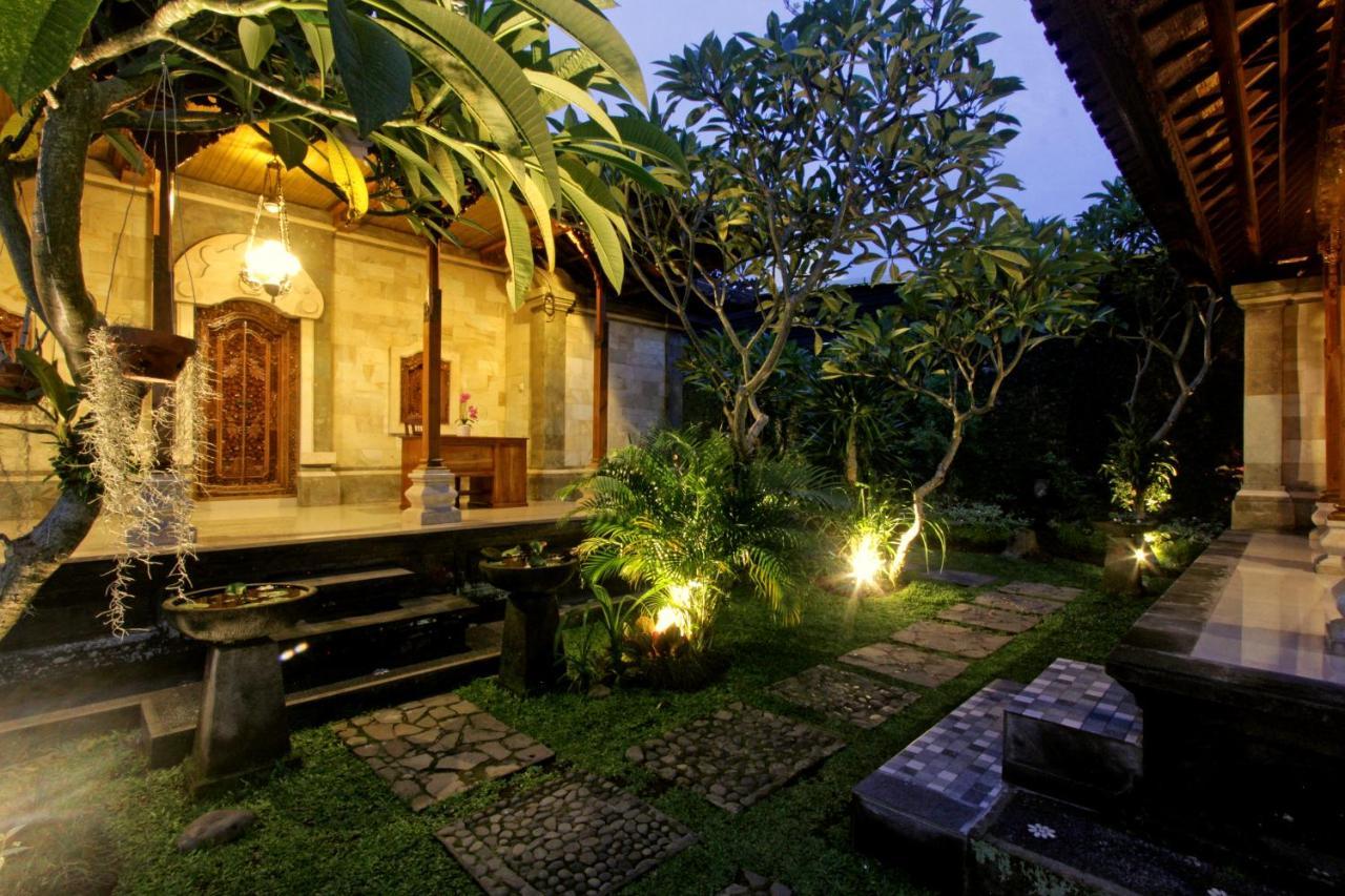 Sari House Ubud - Balinese Style Homestay Esterno foto