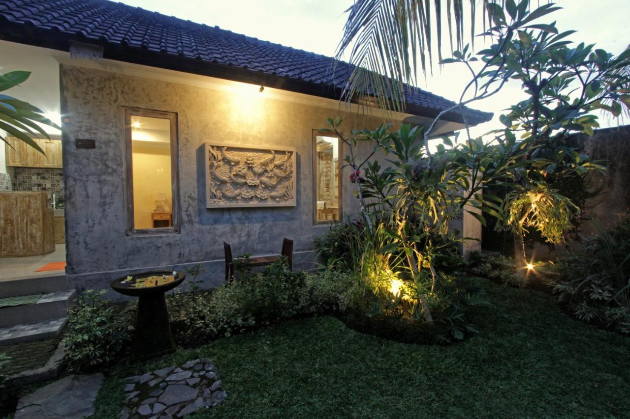 Sari House Ubud - Balinese Style Homestay Esterno foto