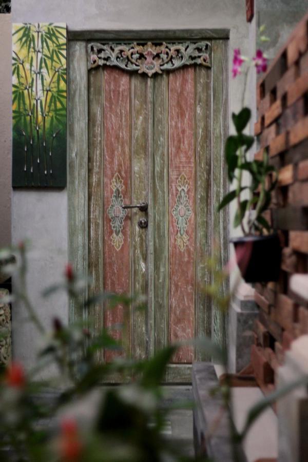 Sari House Ubud - Balinese Style Homestay Esterno foto