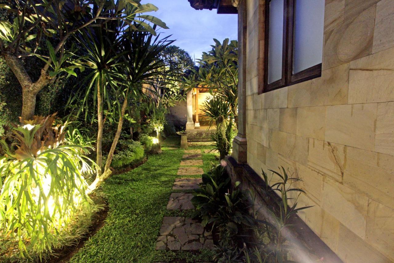 Sari House Ubud - Balinese Style Homestay Esterno foto
