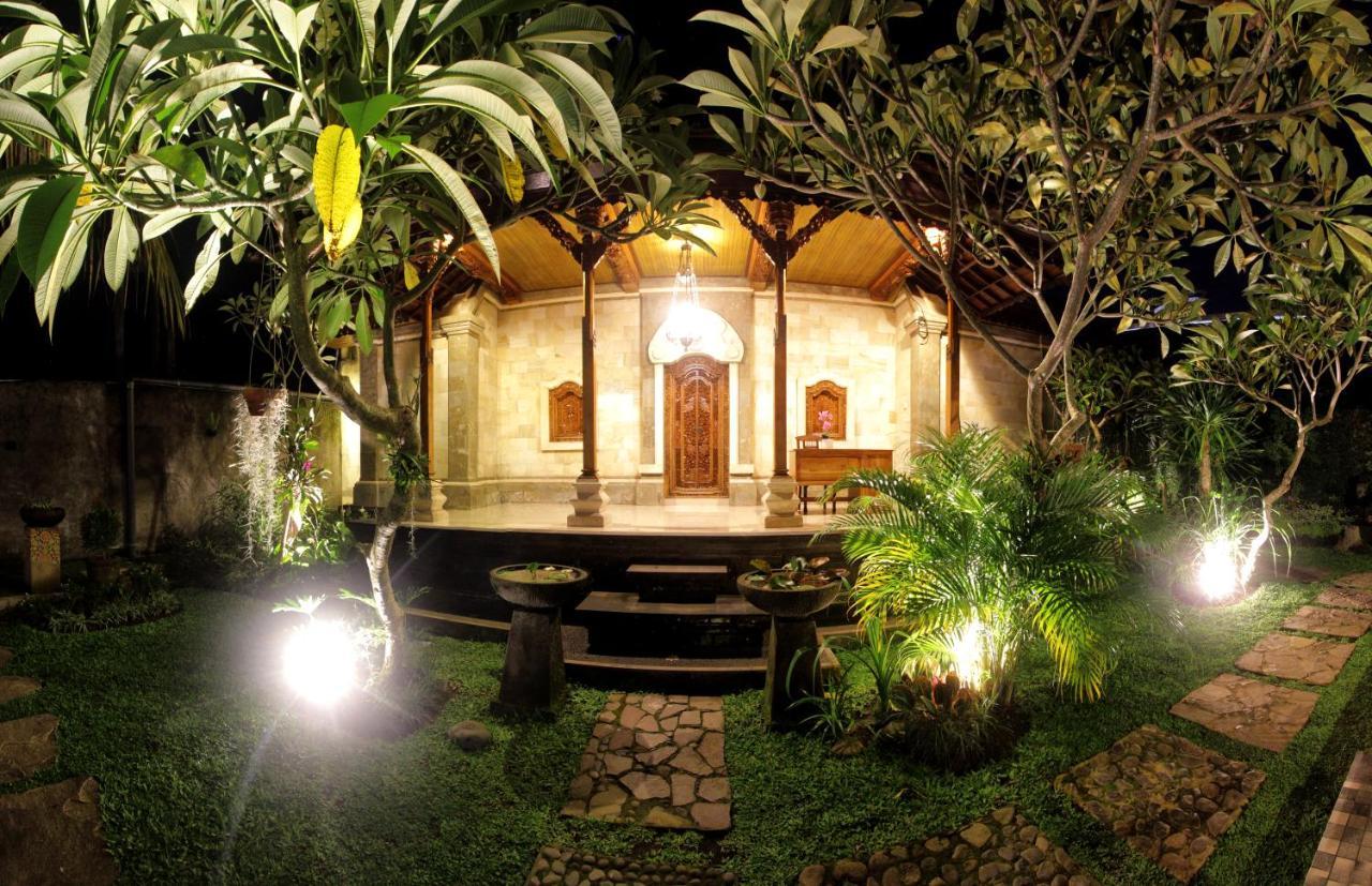 Sari House Ubud - Balinese Style Homestay Esterno foto