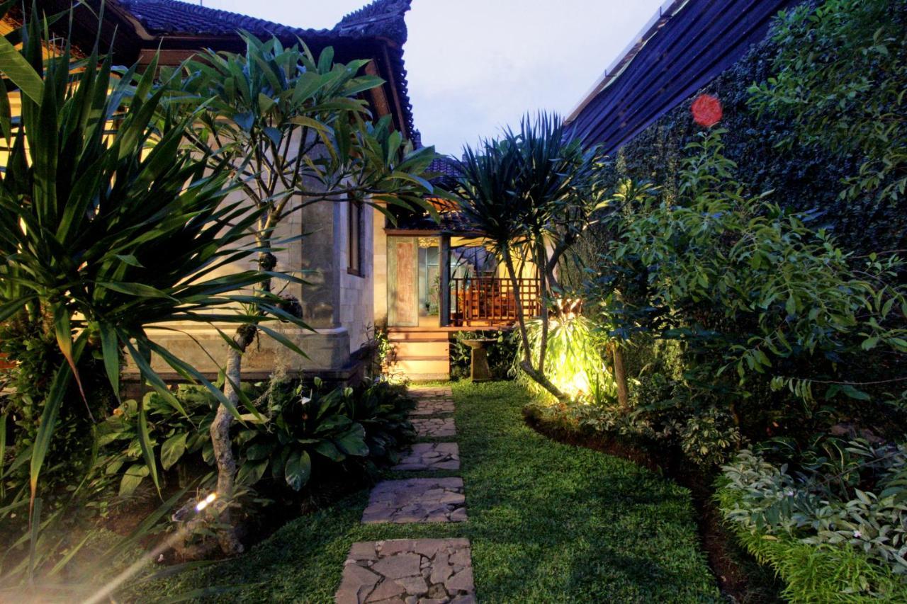 Sari House Ubud - Balinese Style Homestay Esterno foto