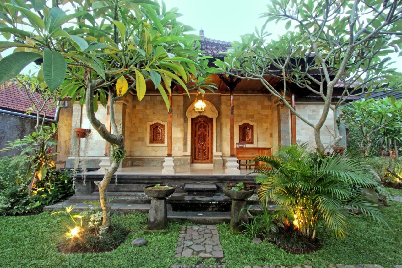 Sari House Ubud - Balinese Style Homestay Esterno foto